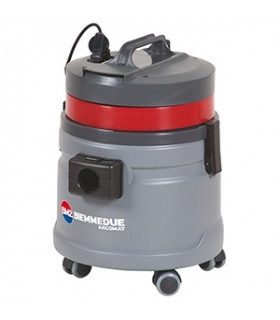 Dammsugare RC 30P med eluttag